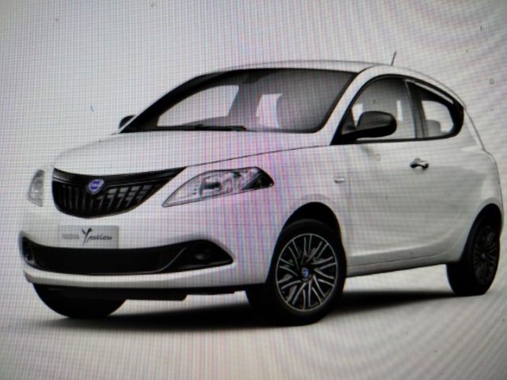 Lancia Ypsilon usata a Forlì-Cesena