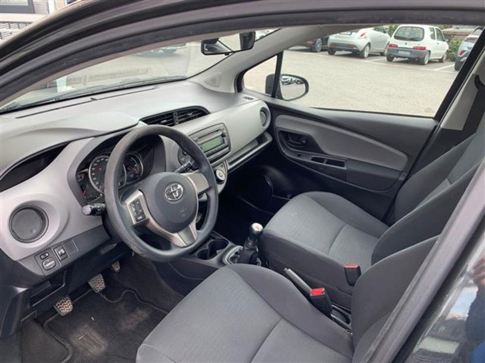 Toyota Yaris usata a Asti (8)