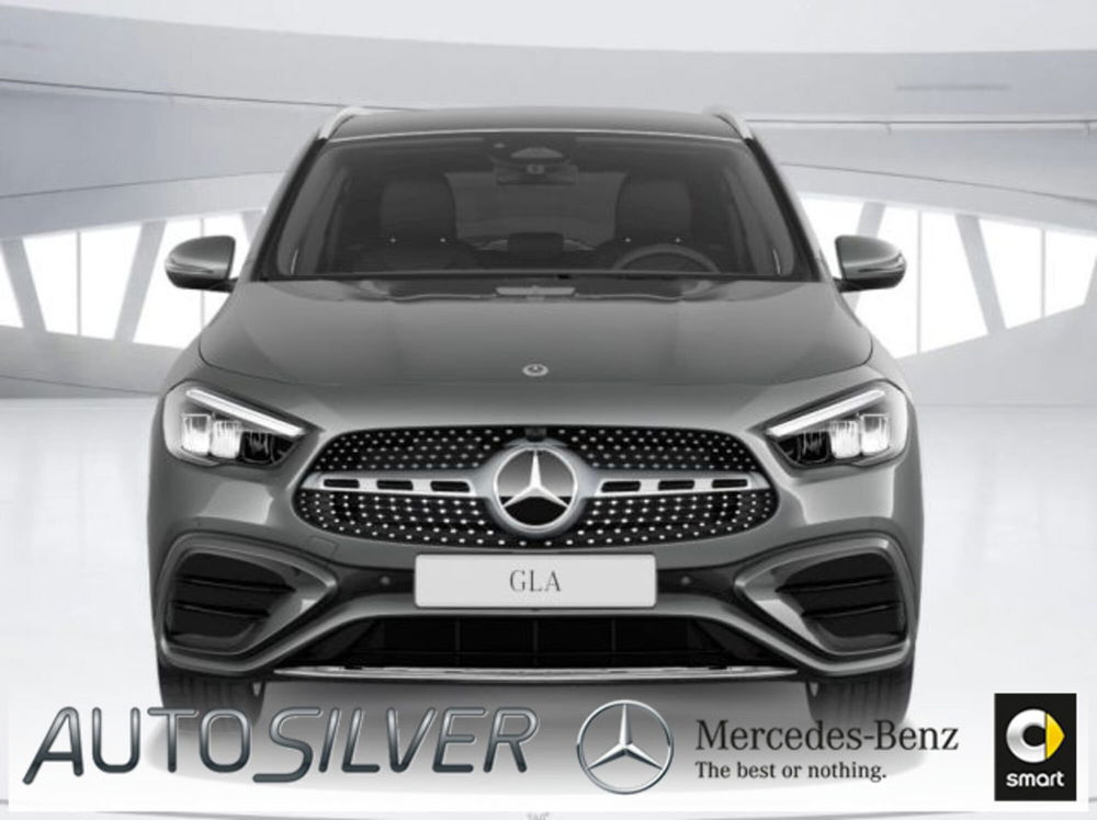 Mercedes-Benz GLA SUV nuova a Verona (3)