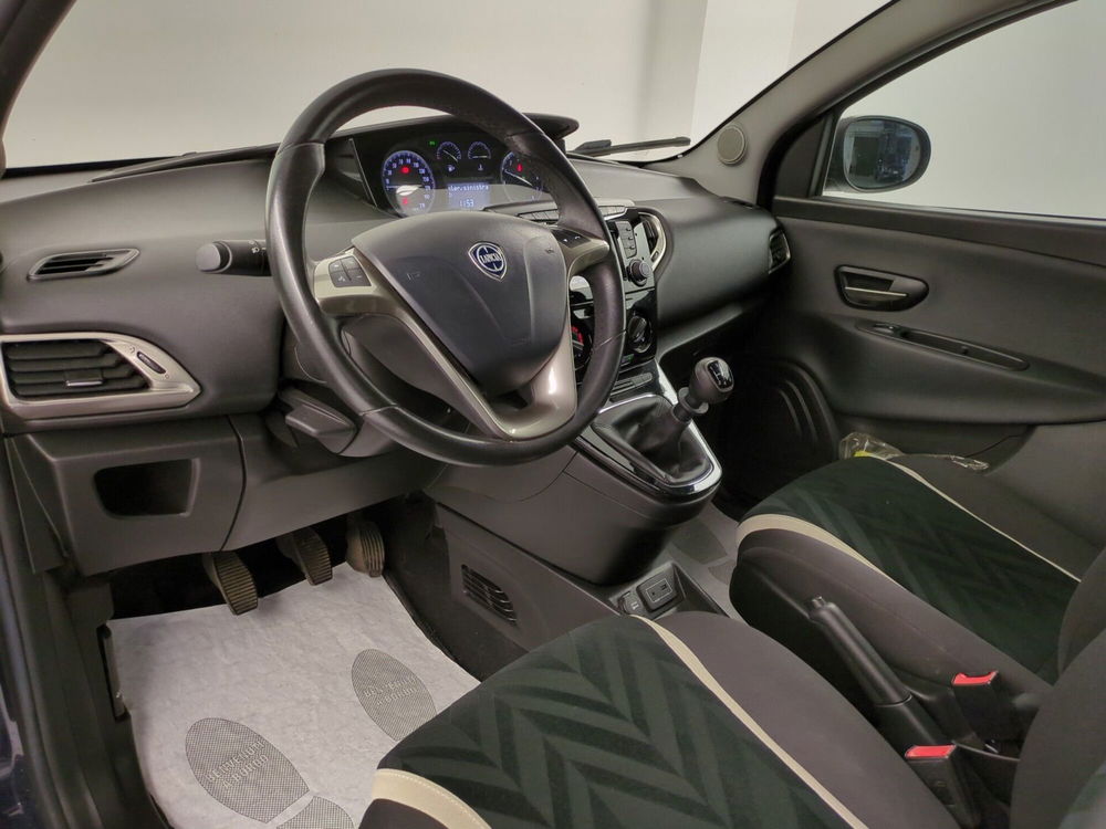 Lancia Ypsilon usata a Avellino (10)