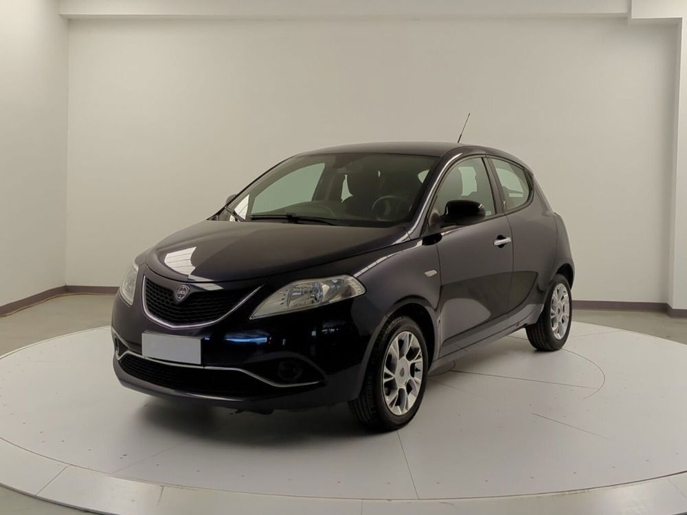 Lancia Ypsilon usata a Avellino (3)