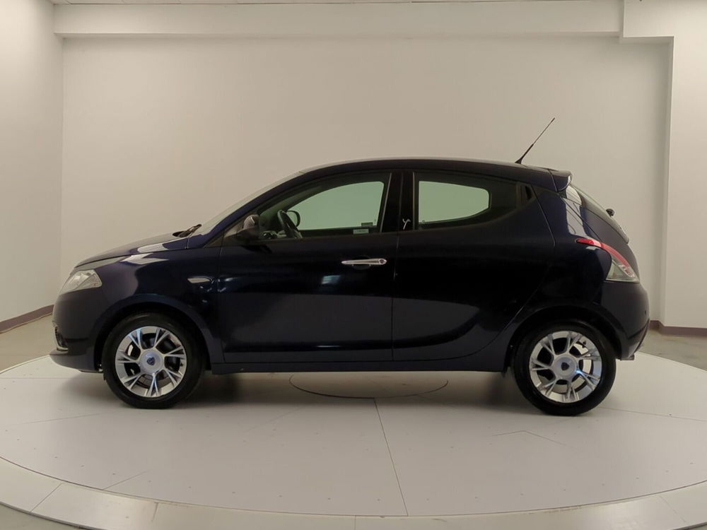 Lancia Ypsilon usata a Avellino (4)