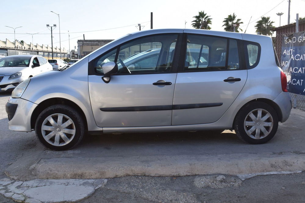 Renault Grand Modus usata a Catania (6)