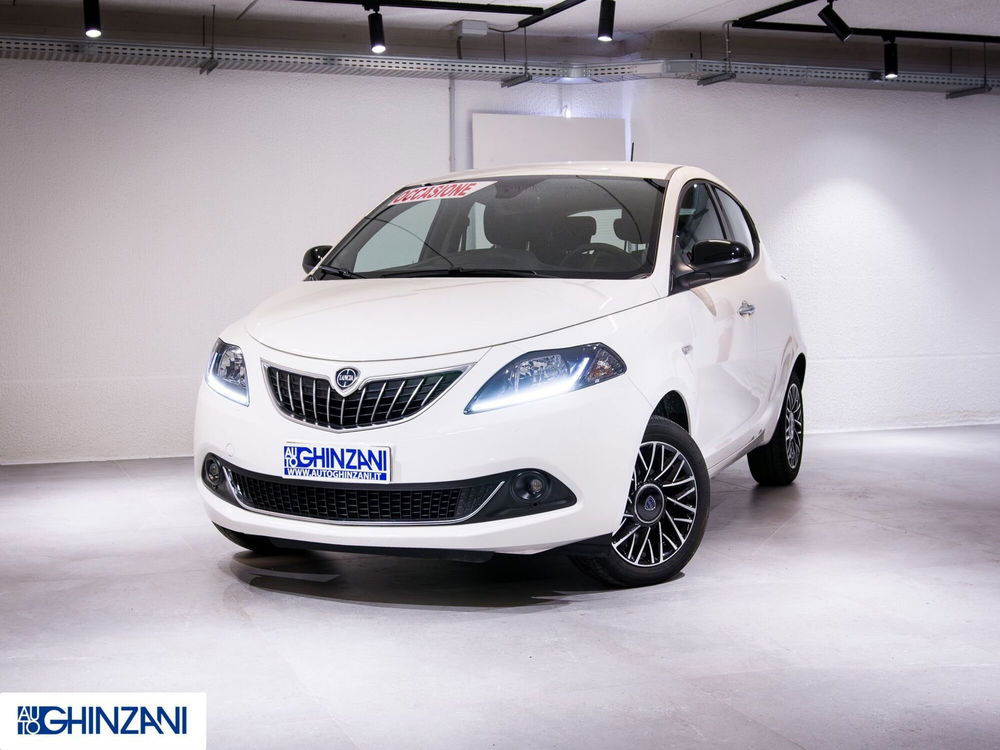 Lancia Ypsilon usata a Bergamo (2)