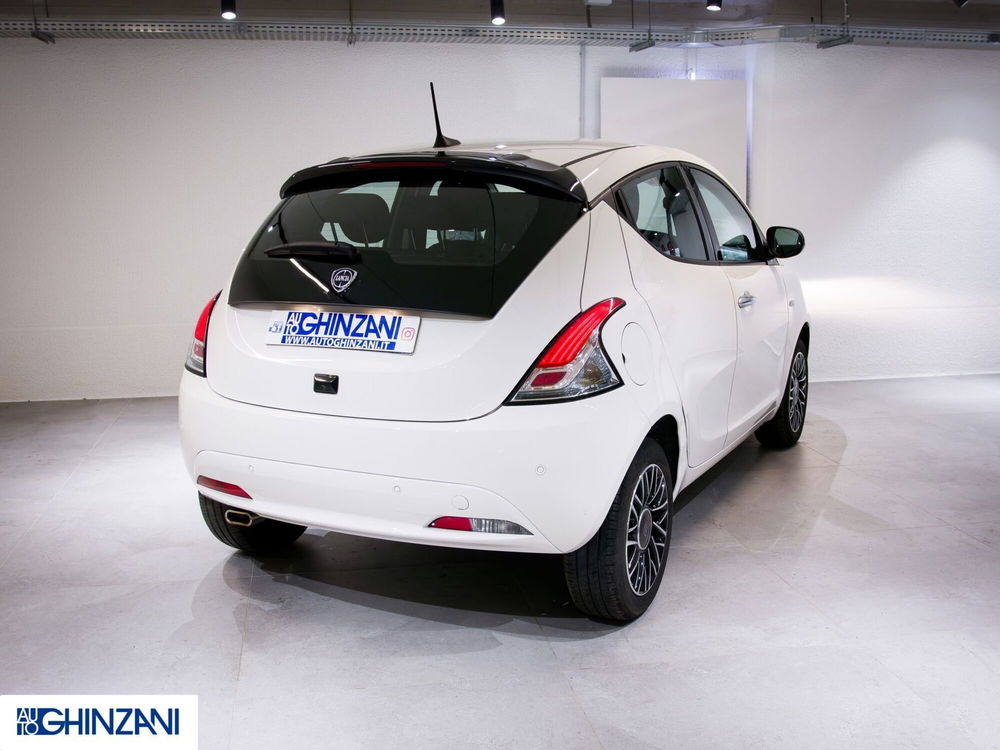 Lancia Ypsilon usata a Bergamo (8)