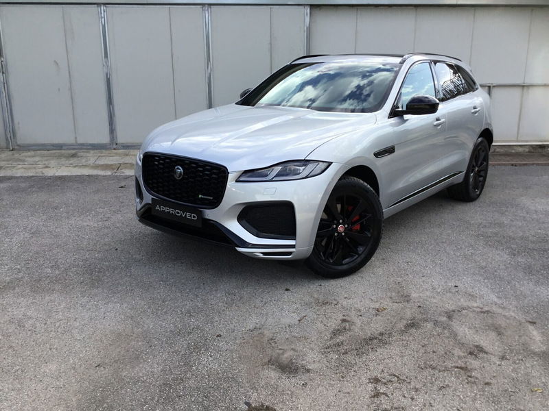 Jaguar F-Pace 2.0 250 CV AWD aut. R-Dynamic Black  del 2022 usata a Napoli