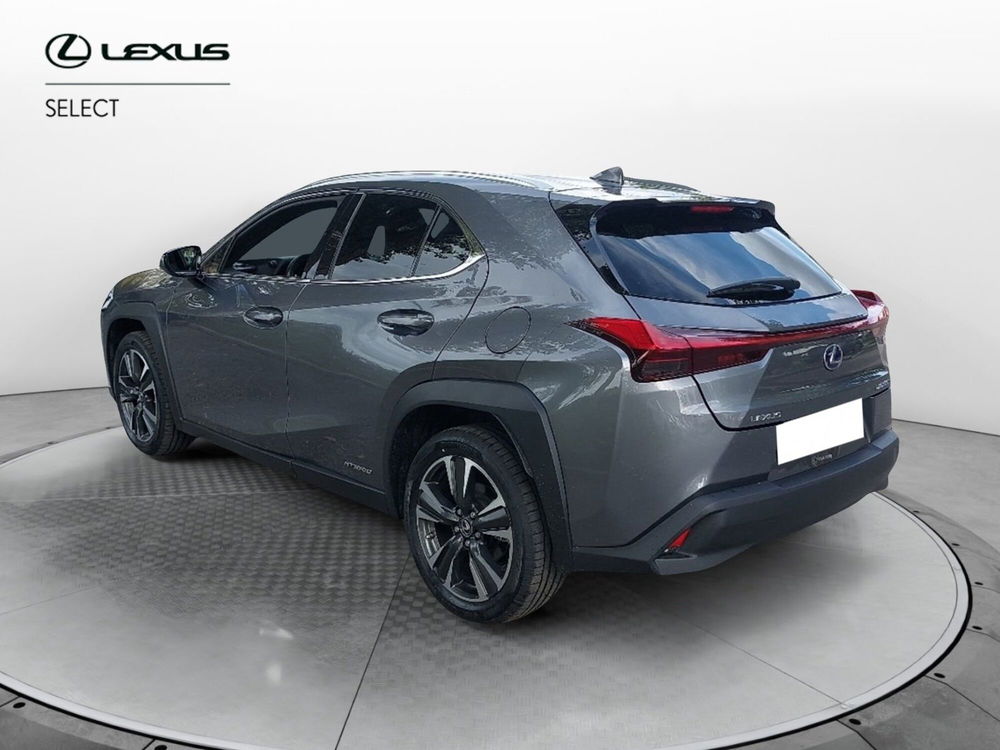 Lexus UX usata a Roma (4)