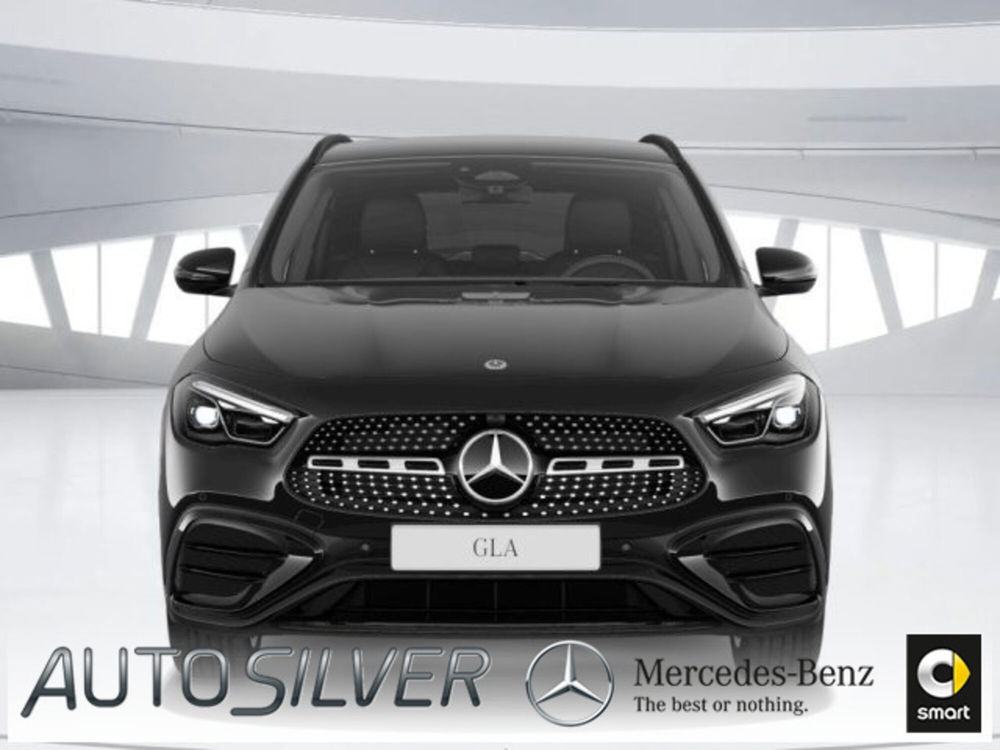 Mercedes-Benz GLA SUV nuova a Verona (2)