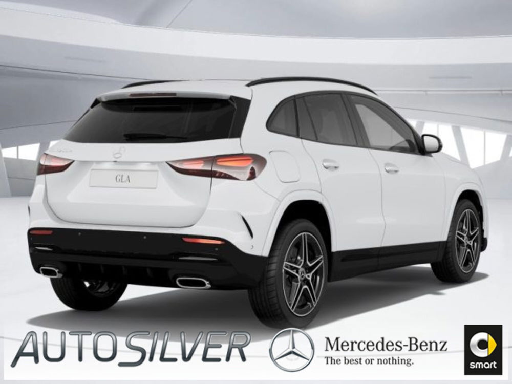 Mercedes-Benz GLA SUV nuova a Verona (2)