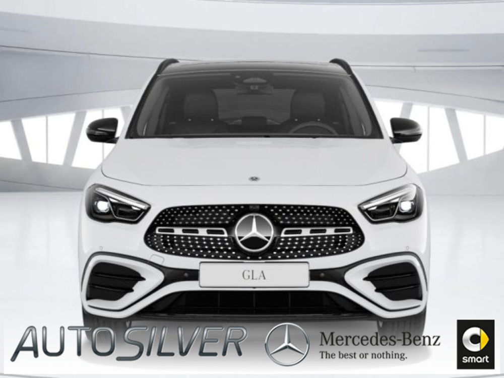 Mercedes-Benz GLA SUV nuova a Verona (3)