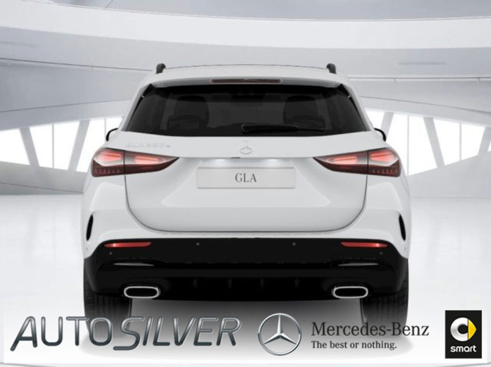 Mercedes-Benz GLA SUV nuova a Verona (4)