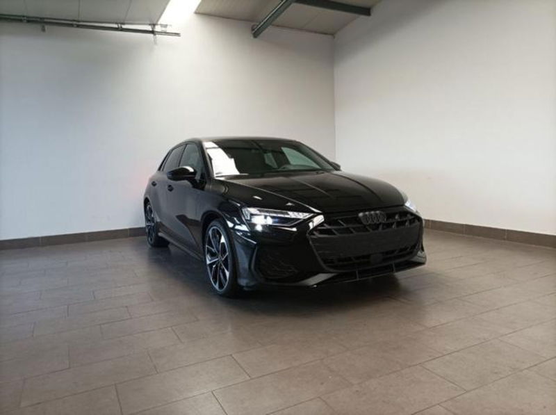 Audi A3 Sportback 35 TFSI S line edition  nuova a Magenta