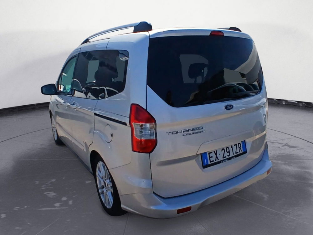 Ford Tourneo Courier usata a Lecce (5)