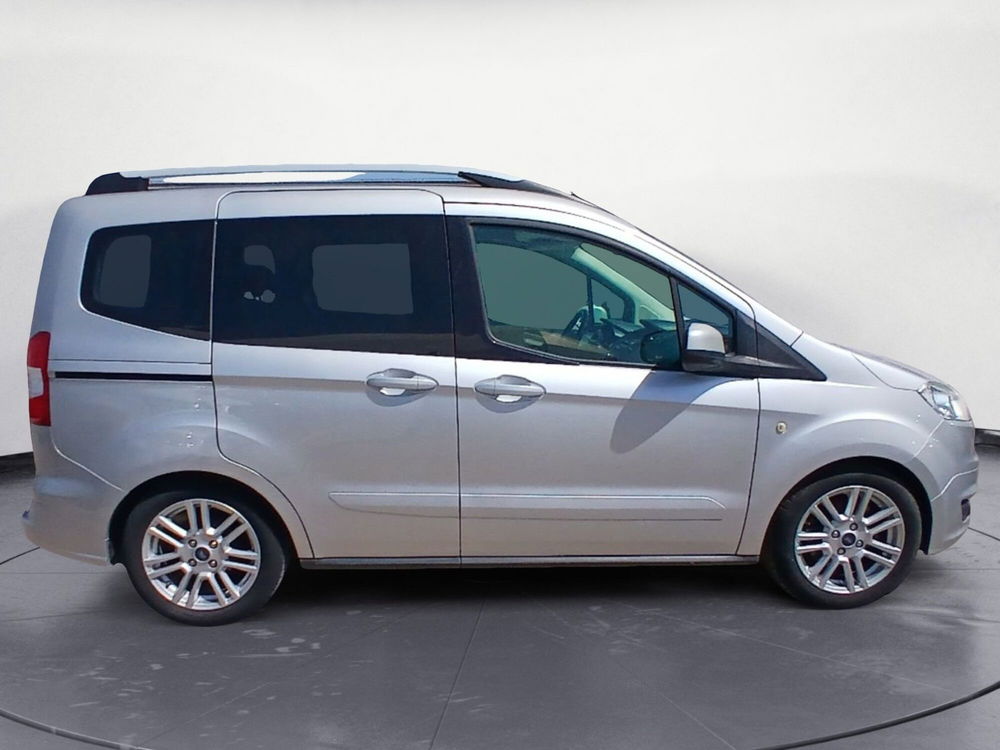 Ford Tourneo Courier usata a Lecce (6)