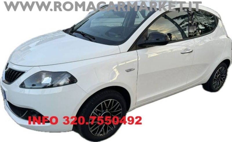 Lancia Ypsilon 1.0 FireFly 5 porte S&amp;S Hybrid Ecochic Silver  del 2024 usata a Roma