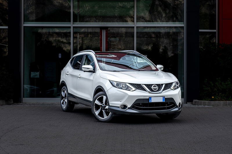 Nissan Qashqai 1.2 DIG-T N-Connecta  del 2017 usata a Faedo