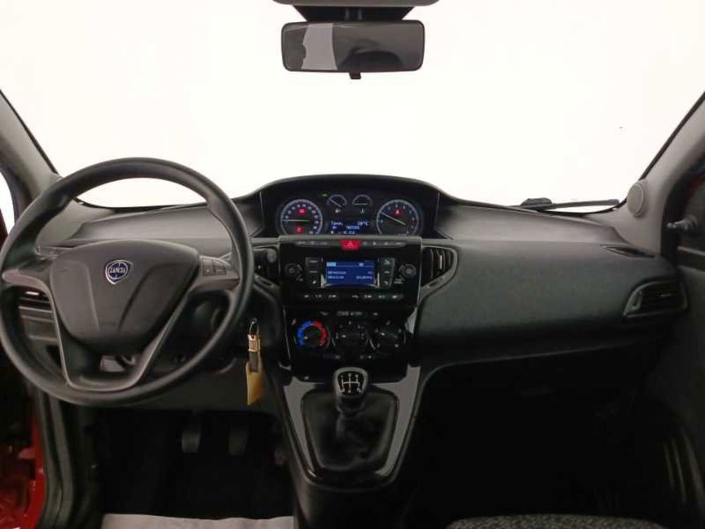 Lancia Ypsilon usata a Treviso (9)