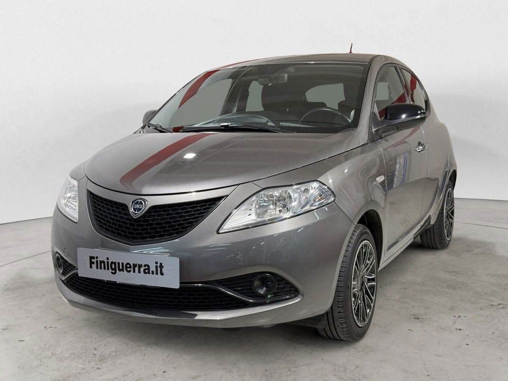 Lancia Ypsilon usata a Lecco