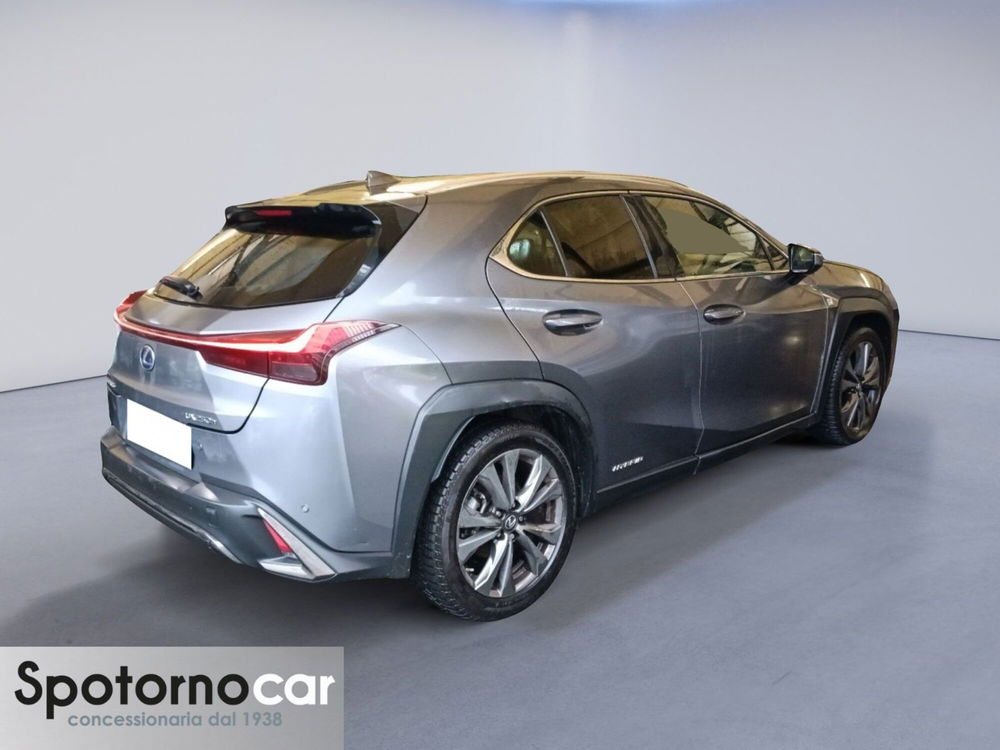 Lexus UX usata a Milano (20)