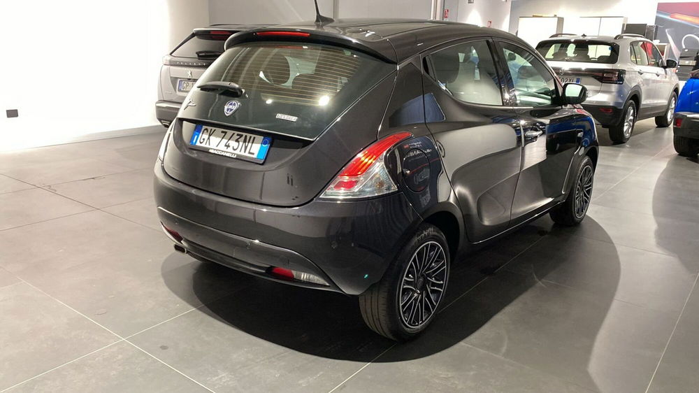 Lancia Ypsilon usata a Bergamo (4)