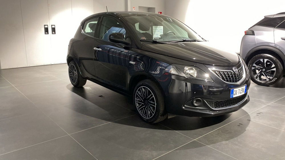 Lancia Ypsilon usata a Bergamo (5)