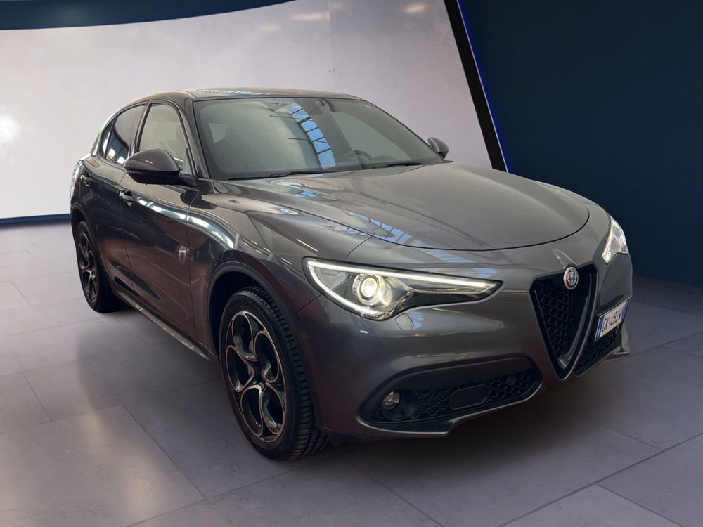 Alfa Romeo Stelvio usata a Torino (2)