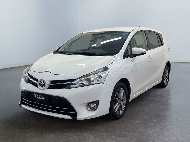 Toyota Verso 1.6 D-4D Active  del 2016 usata a San Lazzaro di Savena