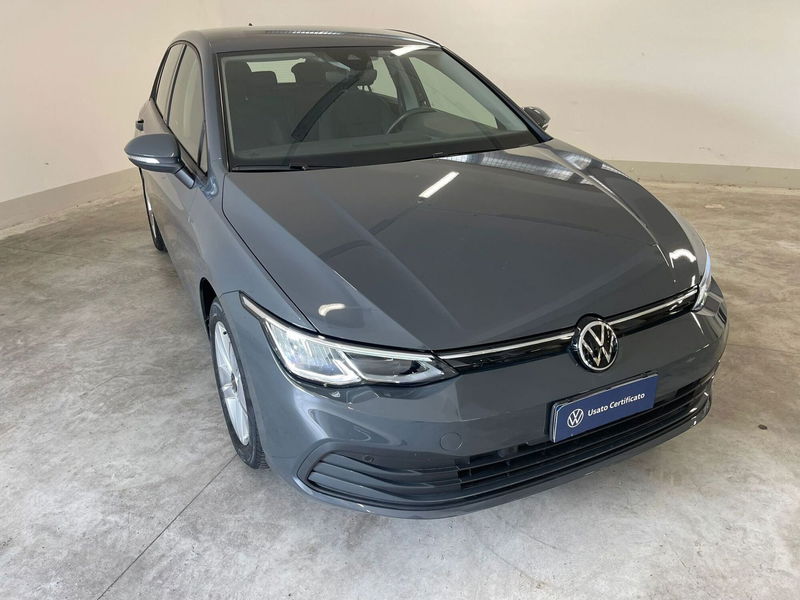 Volkswagen Golf 2.0 TDI SCR Life del 2021 usata a Avezzano