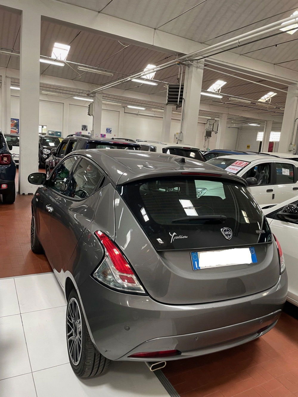 Lancia Ypsilon usata a Lucca (4)