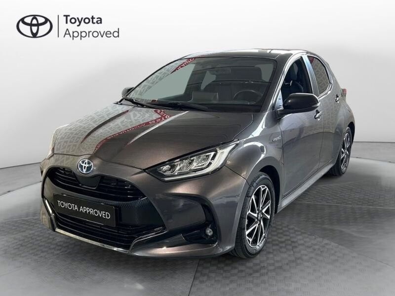 Toyota Yaris 1.5 Hybrid 5 porte Lounge del 2021 usata a Prato