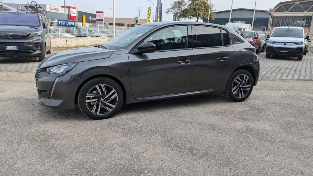 Peugeot 208 nuova a Foggia (10)