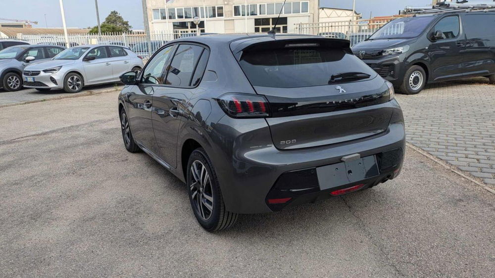 Peugeot 208 nuova a Foggia (7)