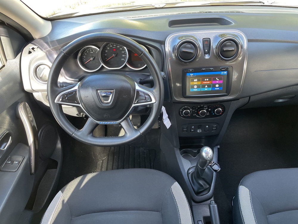 Dacia Sandero usata a Como (7)