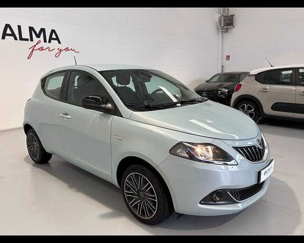 Lancia Ypsilon usata a Milano (3)