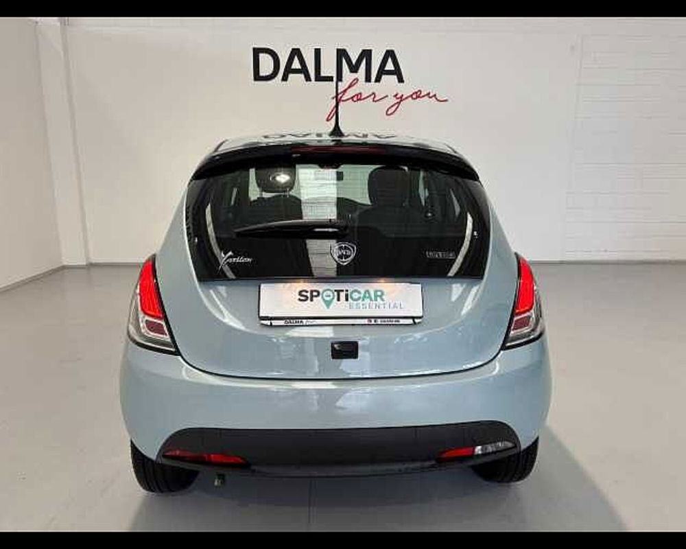 Lancia Ypsilon usata a Milano (5)