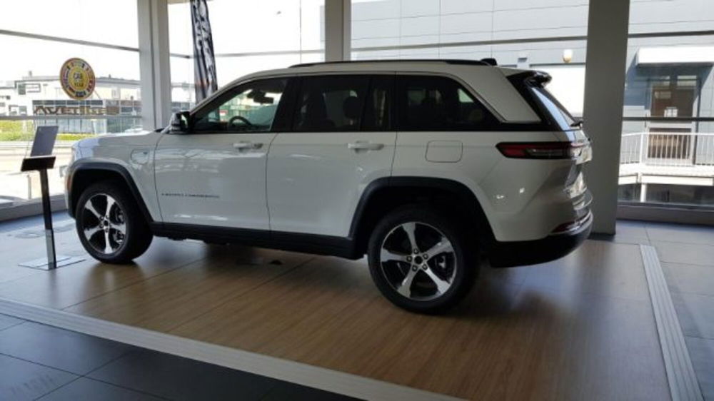 Jeep Grand Cherokee nuova a Modena (3)