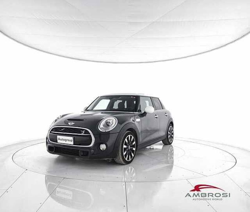 MINI Mini 2.0 Cooper SD aut. Hype 5 porte  del 2017 usata a Viterbo