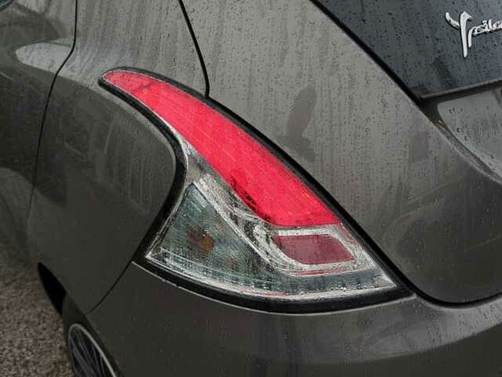 Lancia Ypsilon usata a Treviso (17)