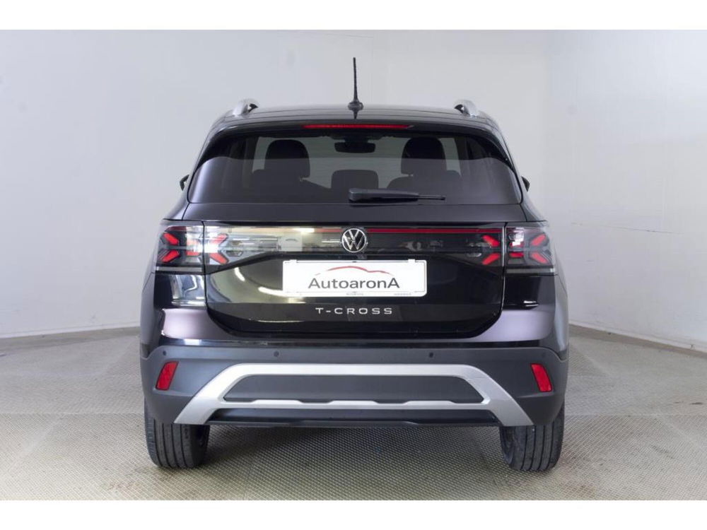 Volkswagen T-Cross nuova a Novara (5)