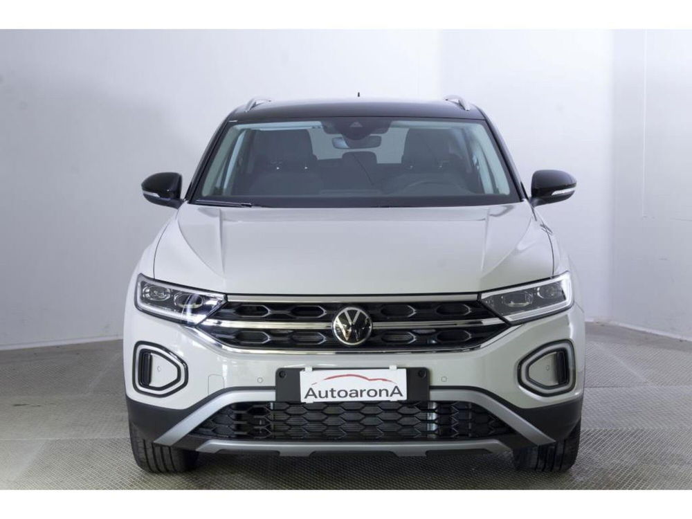 Volkswagen T-Roc nuova a Novara (3)