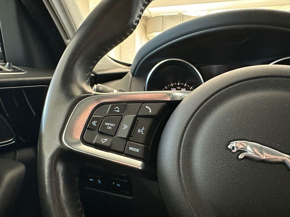 Jaguar F-Pace usata a Modena (15)