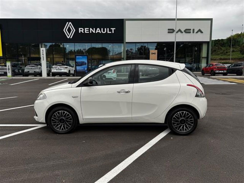 Lancia Ypsilon usata a Padova (4)