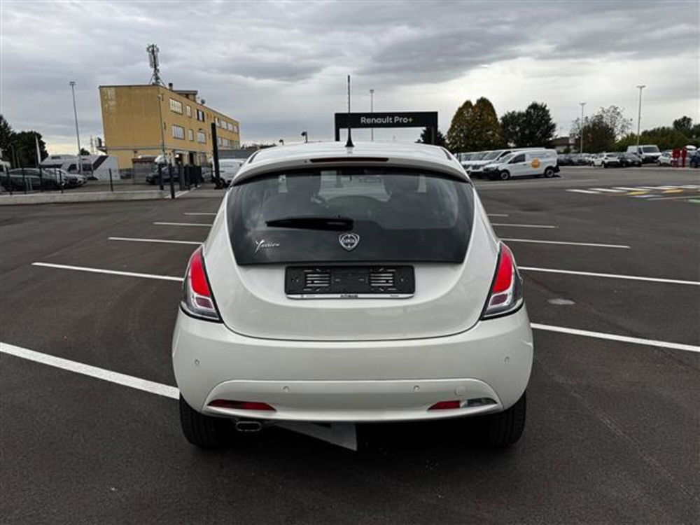 Lancia Ypsilon usata a Padova (6)