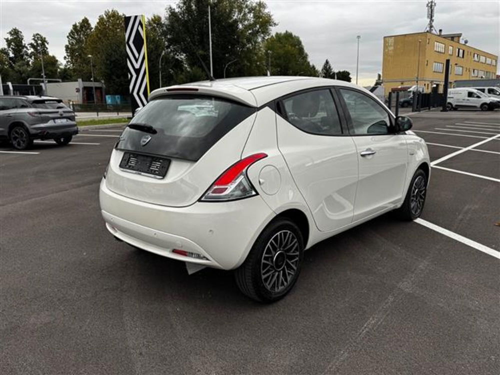 Lancia Ypsilon usata a Padova (7)