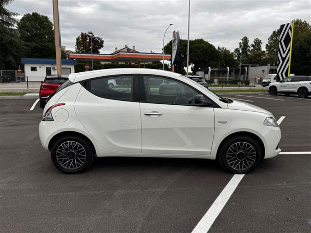 Lancia Ypsilon usata a Padova (8)