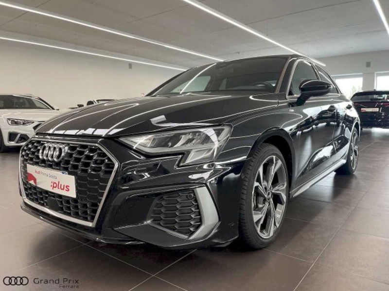 Audi A3 Sedan 30 TDI S line edition  del 2023 usata a Castenaso