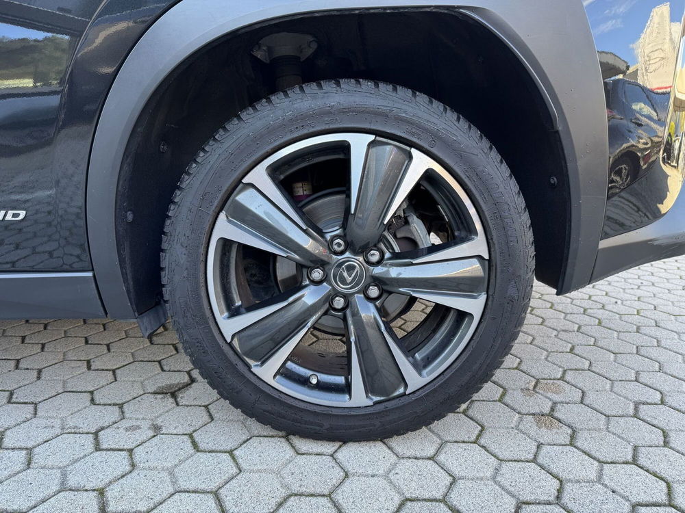 Lexus UX usata a Como (9)