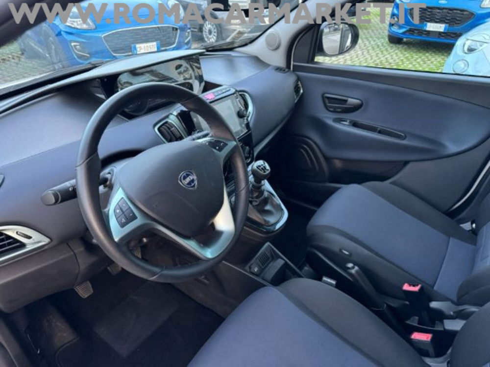 Lancia Ypsilon usata a Roma (7)