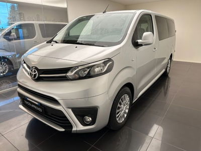 Toyota Proace Verso Verso 2.0D 150 CV L2 D Lounge  del 2017 usata a Cuneo