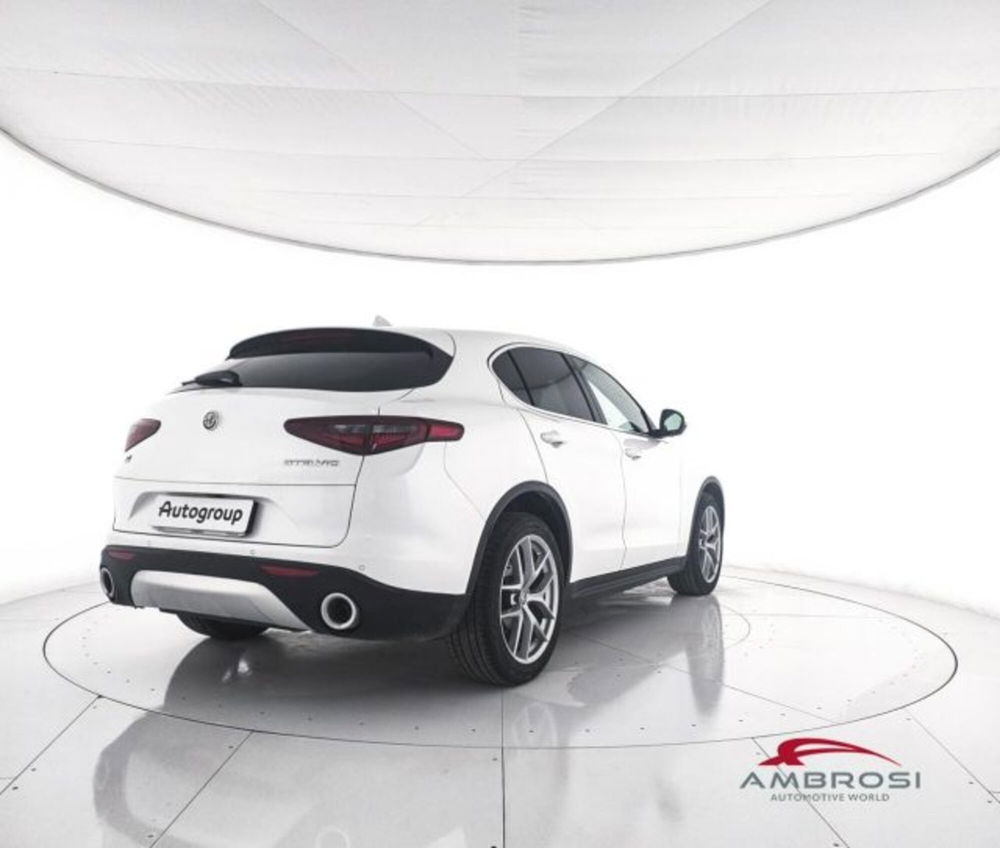 Alfa Romeo Stelvio usata a Perugia (3)